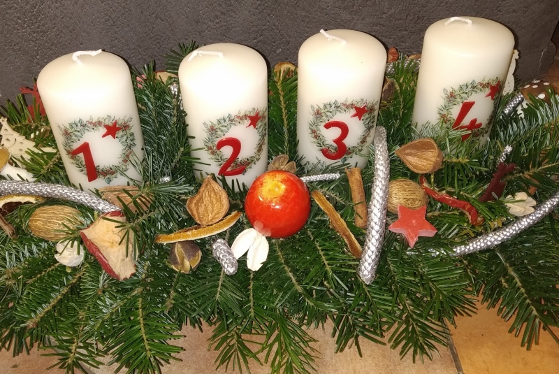 Kvetinová výzdoba / Vianoce - foto Kvetinová výzdoba / Vianoce - foto