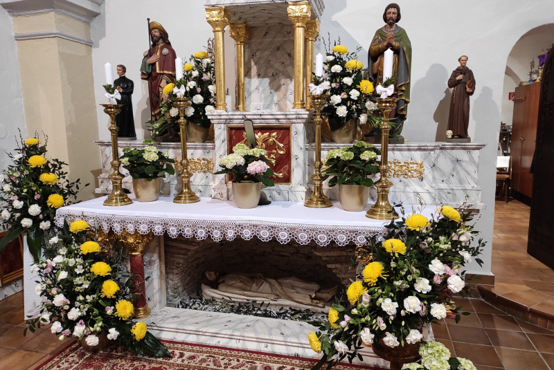 Kvetinová výzdoba / Kostoly - foto Kvetinová výzdoba / Kostoly - foto