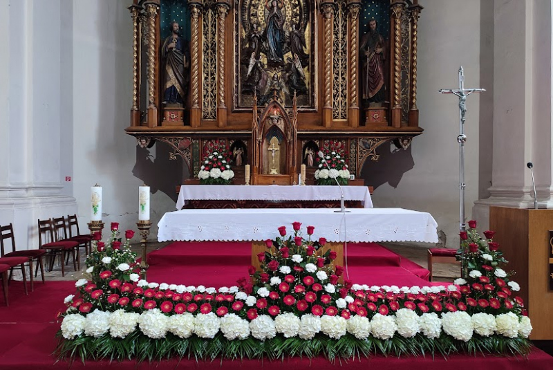 Kvetinová výzdoba / Kostoly - foto Kvetinová výzdoba / Kostoly - foto